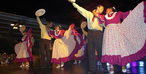 arreglo-de-libros-antiguos-en-el-mercado-de-segunda-mano 4
